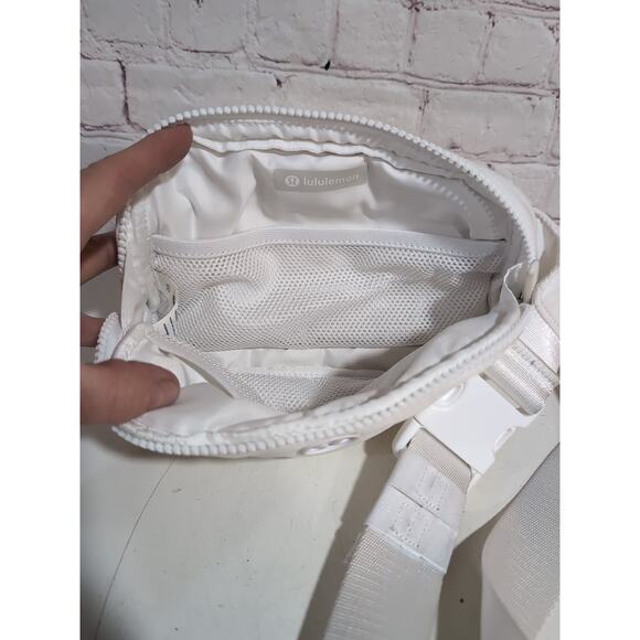 Lululemon Everywhere Wonder Puff Belt Bag In White - Picture 9 of 14